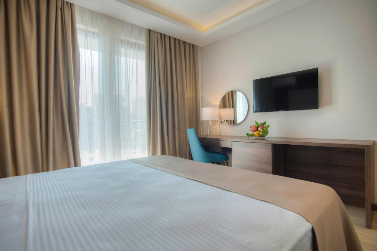 Hotel Twelve By Aycon Budva Kültér fotó