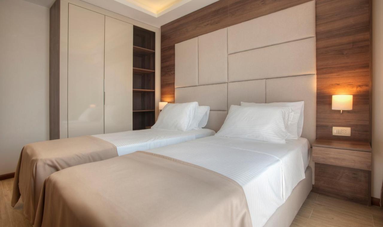 Hotel Twelve By Aycon Budva Kültér fotó