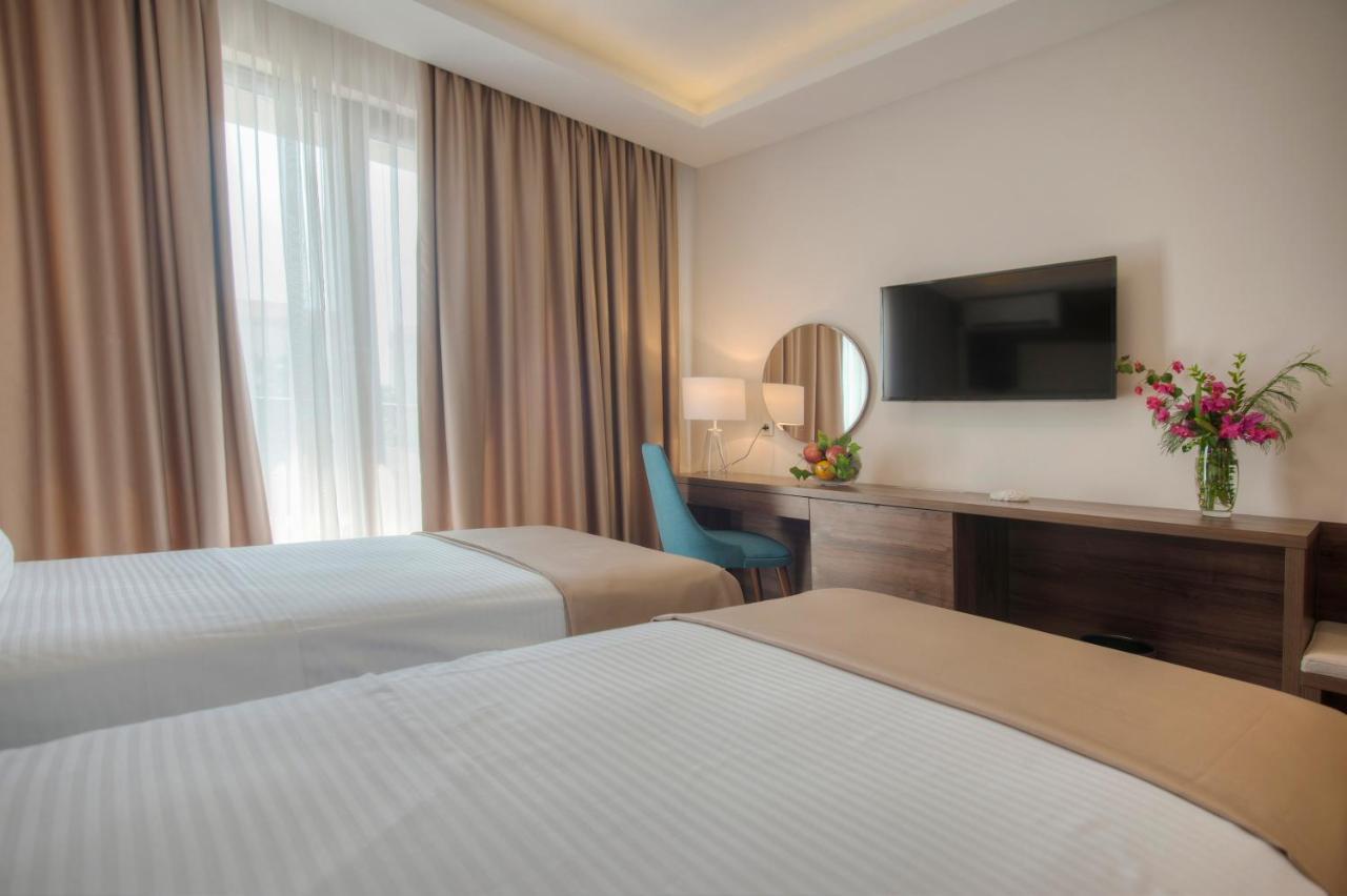 Hotel Twelve By Aycon Budva Kültér fotó