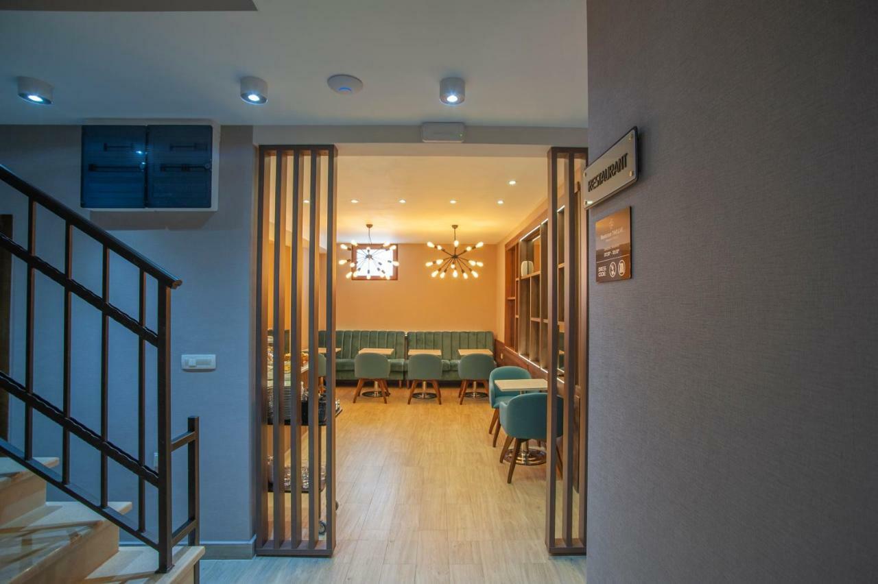 Hotel Twelve By Aycon Budva Kültér fotó