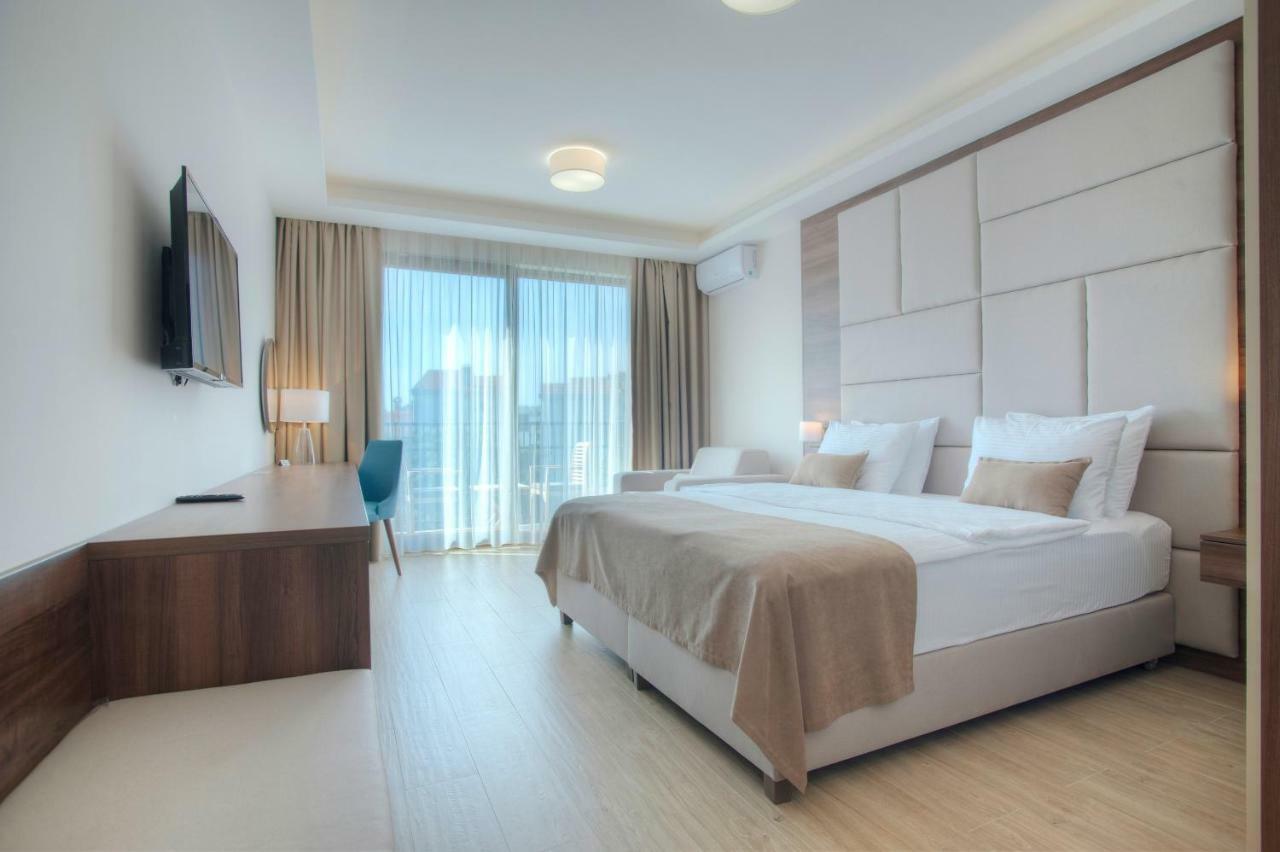 Hotel Twelve By Aycon Budva Kültér fotó