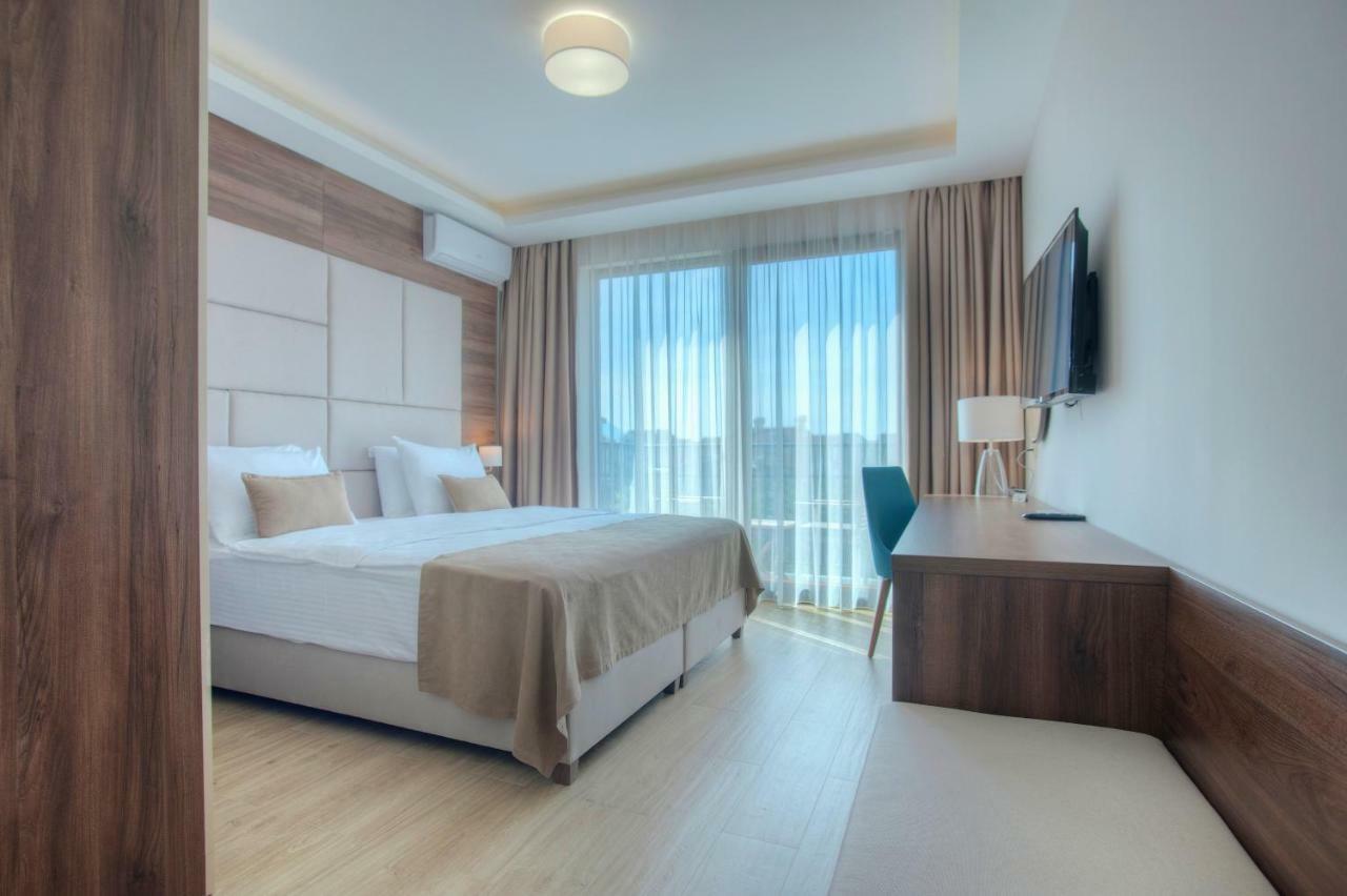 Hotel Twelve By Aycon Budva Kültér fotó